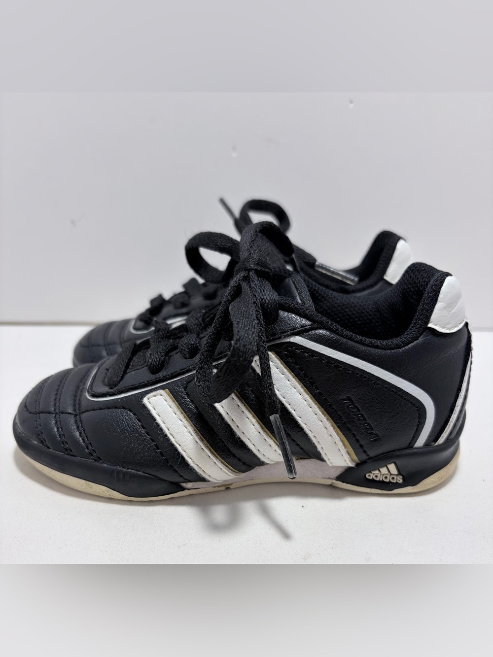 Adidas Torra 3 Fussball Soccer Shoes